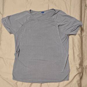 Old Navy Grey Maternity/Nursing Tee